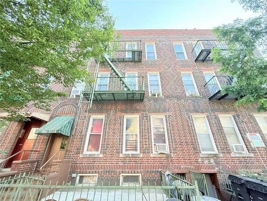 352 63rd St — property photo